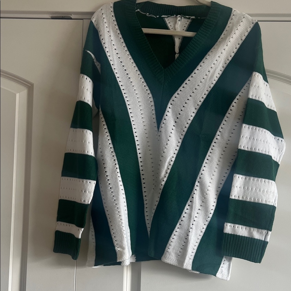 Amazon Green and White V-Neck Sweater